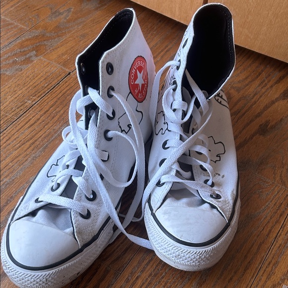 Converse White High-Top Sneakers with Snoopy & Woodstock Art - Picture 2 of 6